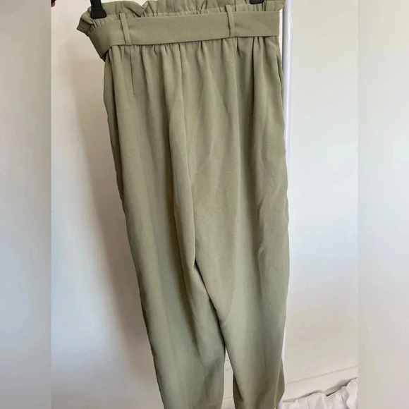 5/20$ Simplee  paper bag sauge pants - Picture 4 of 6